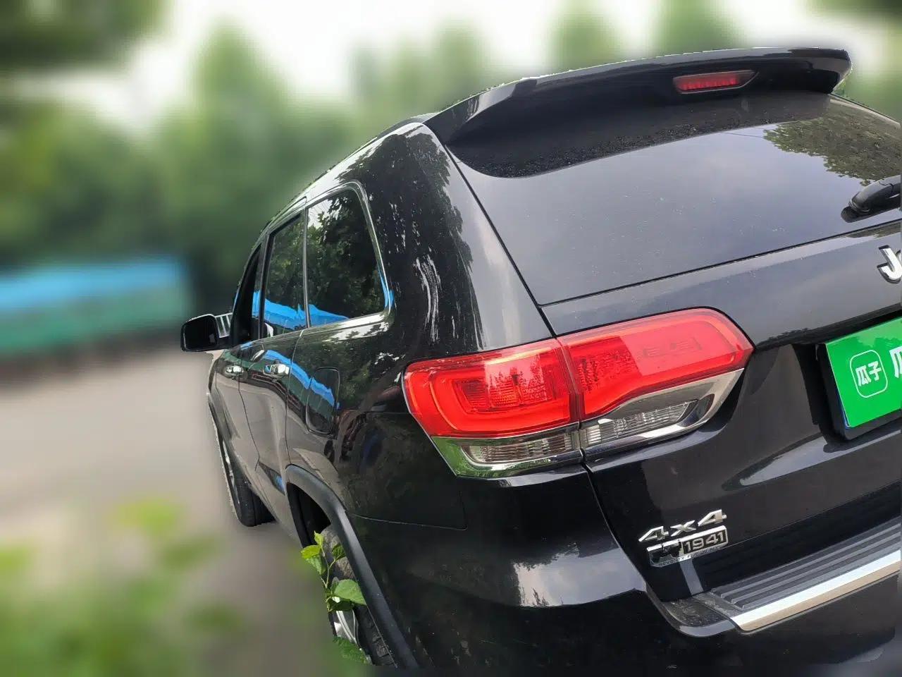 Jeep Grand Cherokee 2016 3.0L Elite Navigation Edition — миниатюра 4
