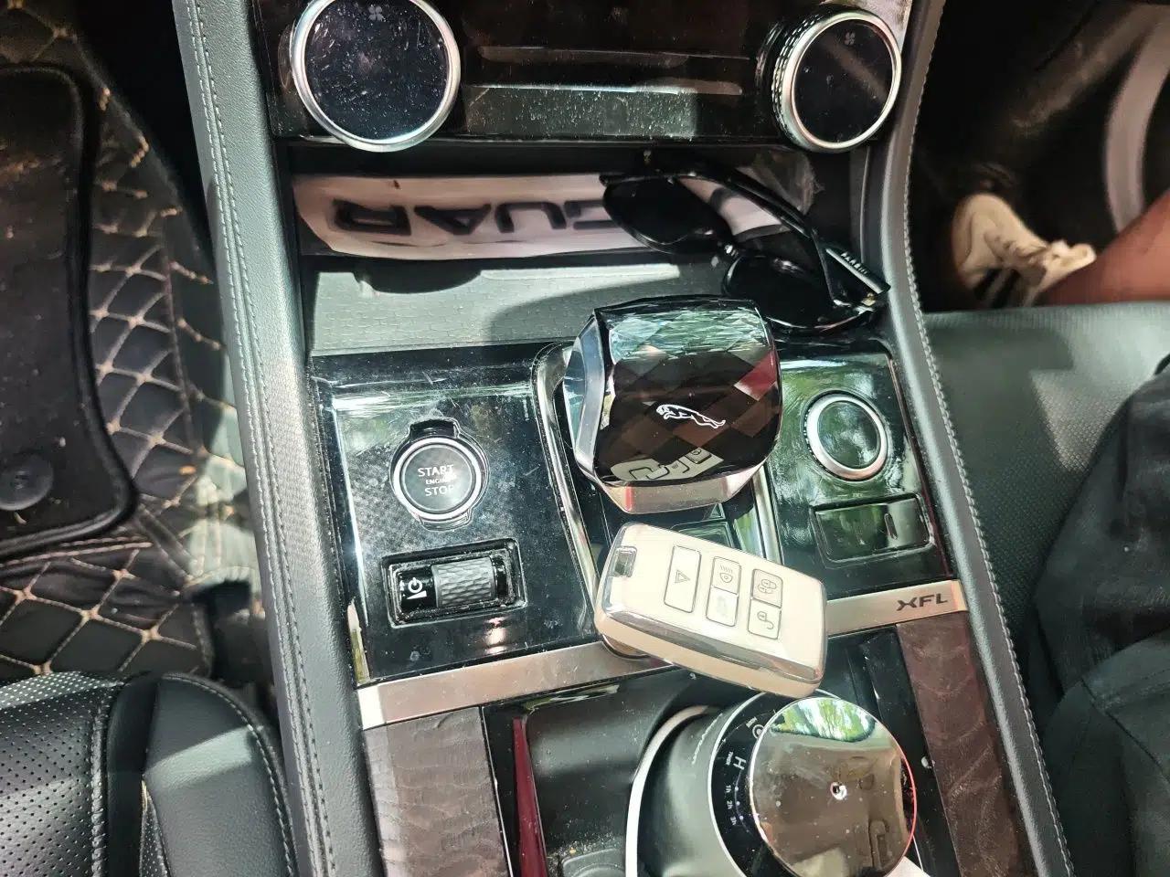 Jaguar XFL 2021 XFL 2.0T P250 Two-Wheel-Drive Luxury Deluxe Edition — миниатюра 14