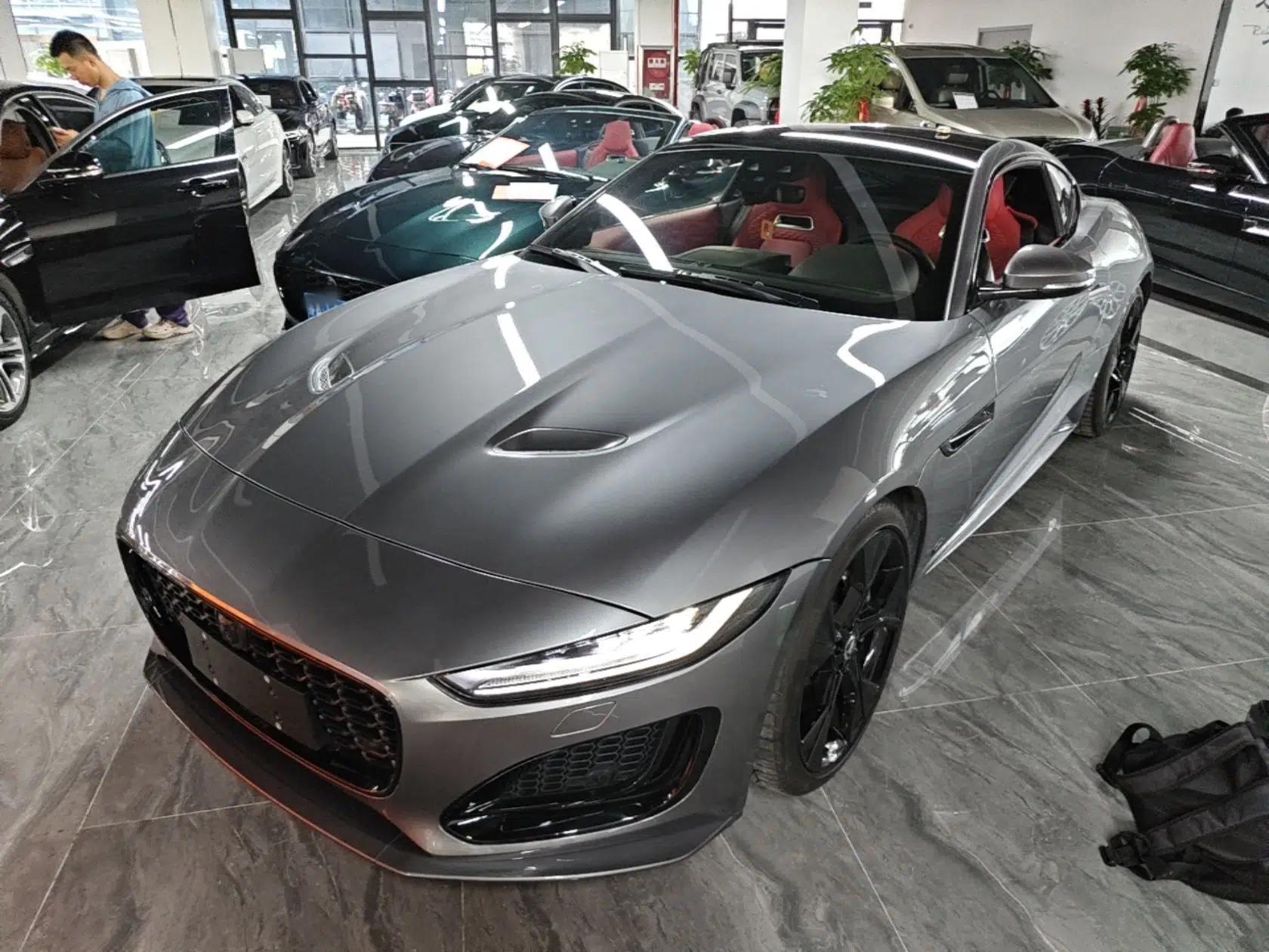 Jaguar F-TYPE 2024 P300 75th Anniversary Limited-Edition Hardtop Version — миниатюра 1
