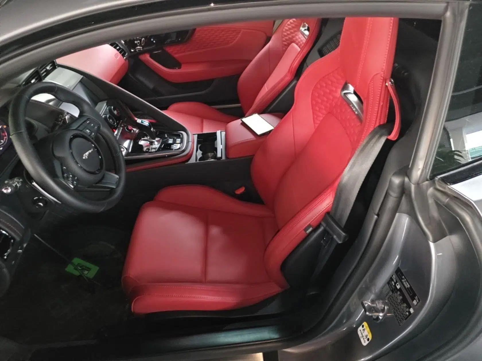 Jaguar F-TYPE 2024 P300 75th Anniversary Limited-Edition Hardtop Version — миниатюра 17