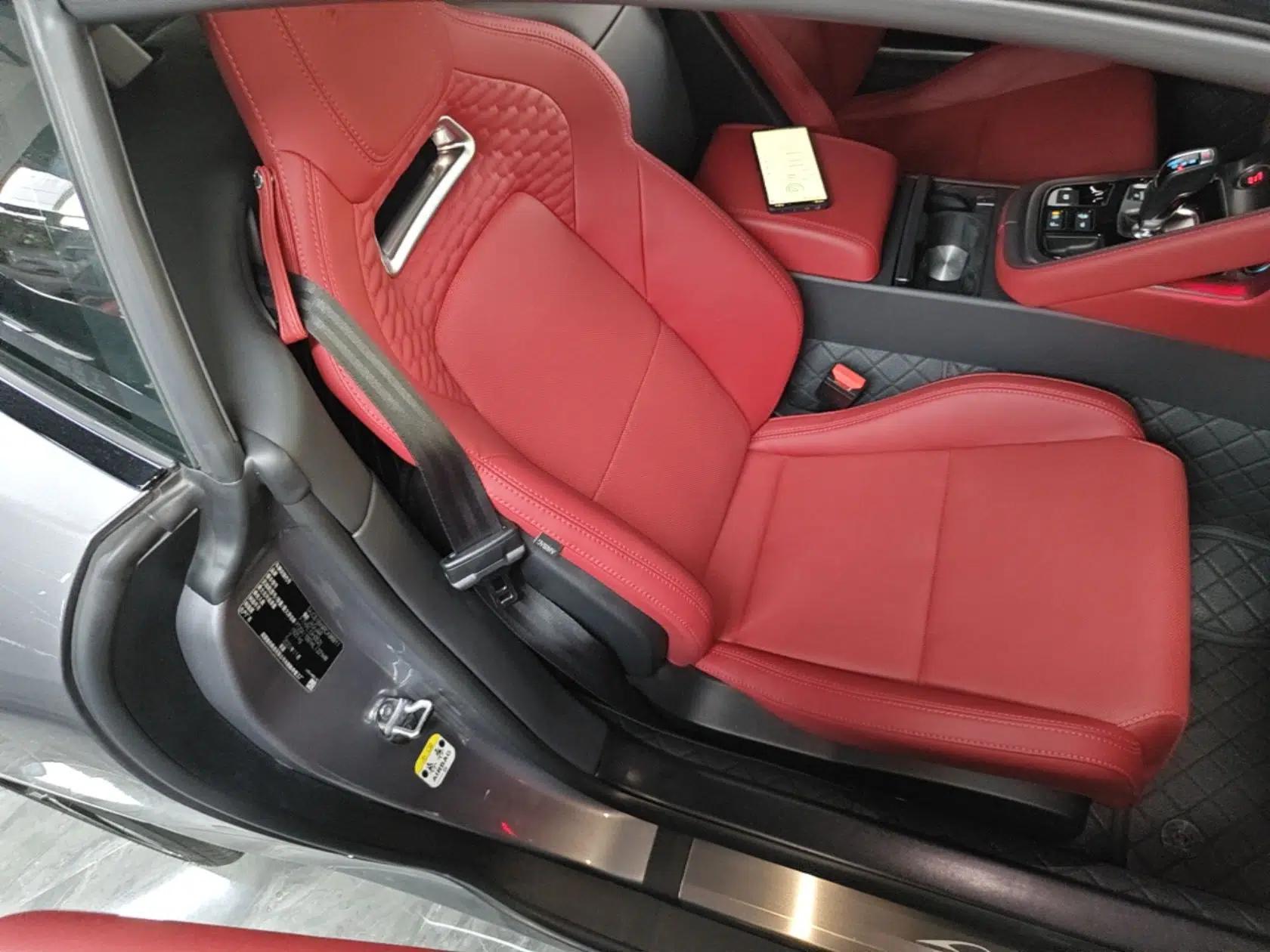 Jaguar F-TYPE 2024 P300 75th Anniversary Limited-Edition Hardtop Version — миниатюра 19