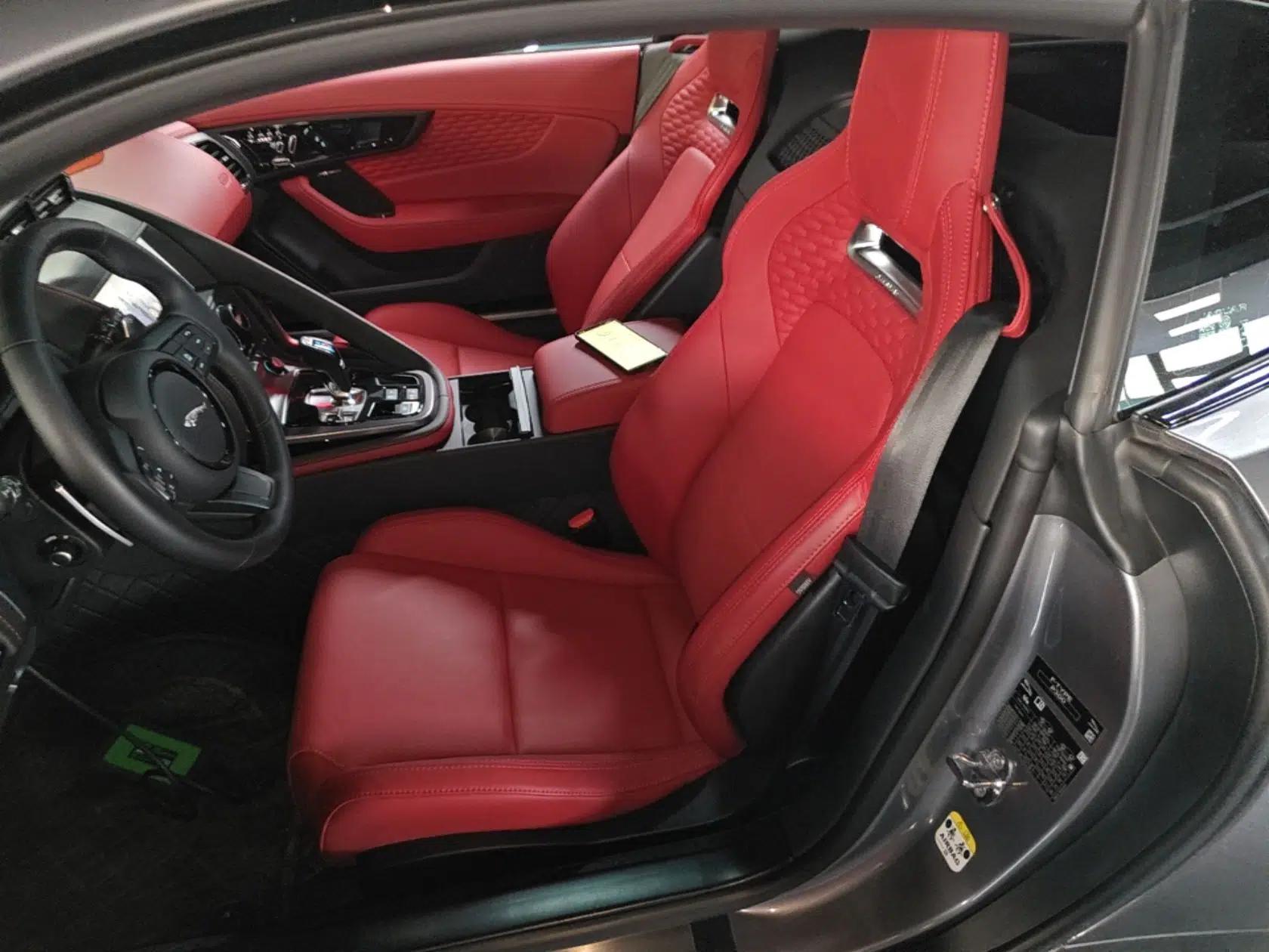 Jaguar F-TYPE 2024 P300 75th Anniversary Limited-Edition Hardtop Version — миниатюра 20