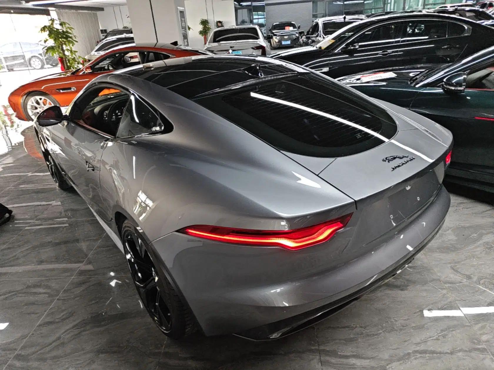 Jaguar F-TYPE 2024 P300 75th Anniversary Limited-Edition Hardtop Version — миниатюра 4