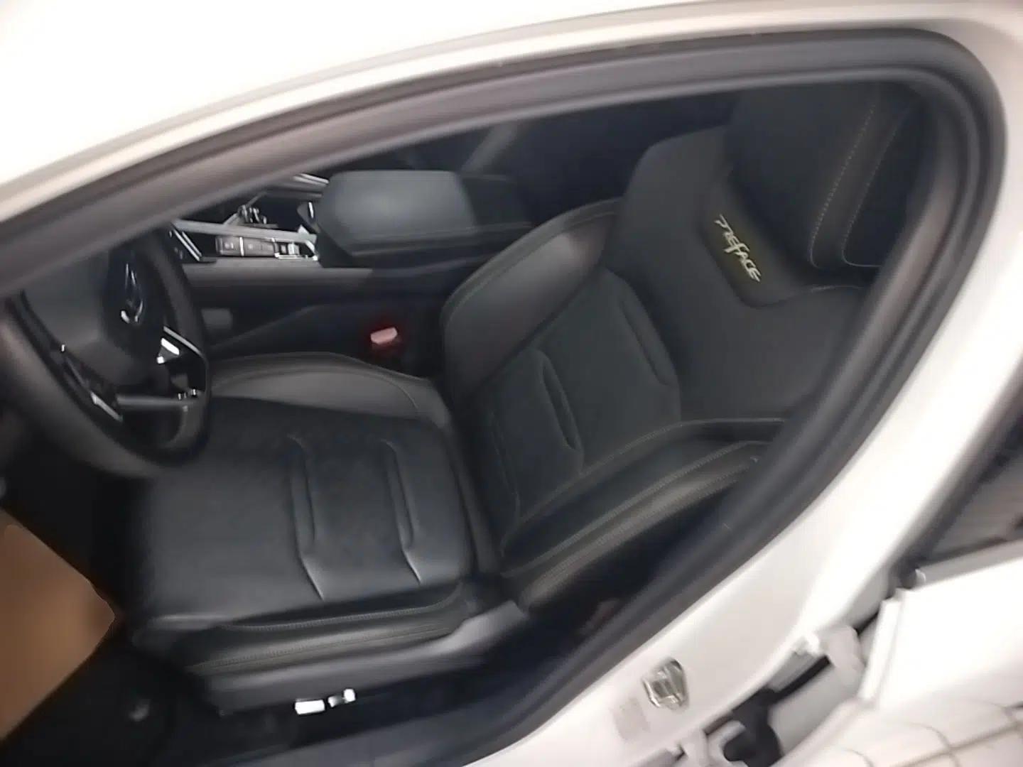 Geely Auto Preface 2023 1.5TD Fuyao Version — миниатюра 17