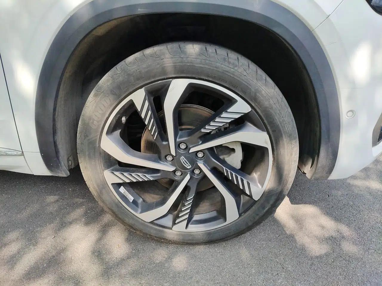 Geely Auto Monjaro L 2023 2.0TD High-Power Automatic Two-Wheel Drive Flagship Version — миниатюра 8