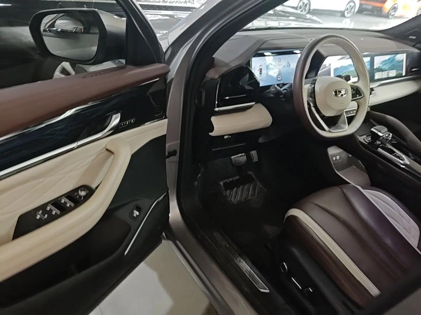 Geely Auto Monjaro L 2021 2.0TD DCT EVO Two-Wheel Drive Smart Luxury Version — миниатюра 18