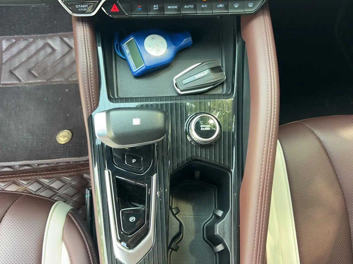 Geely Auto Monjaro L 2021 2.0TD DCT EVO Two-Wheel Drive Prestige Version — миниатюра 13