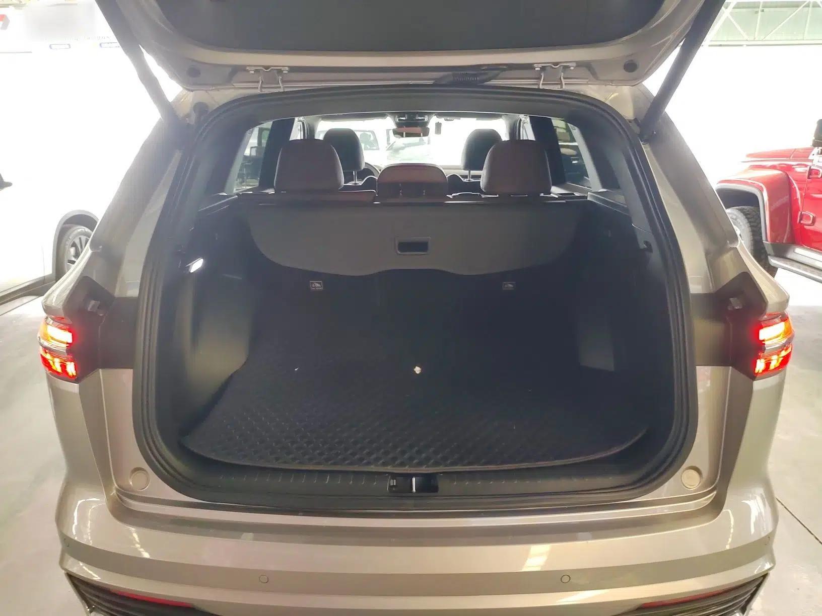 Geely Auto Monjaro L 2021 2.0TD DCT EVO Two-Wheel Drive Smart Luxury Version — миниатюра 27