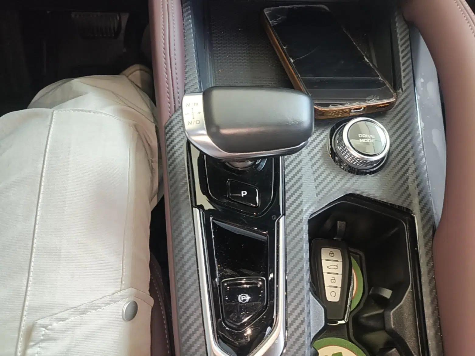 Geely Auto Monjaro L 2021 2.0TD DCT EVO Two-Wheel Drive Prestige Version — миниатюра 16