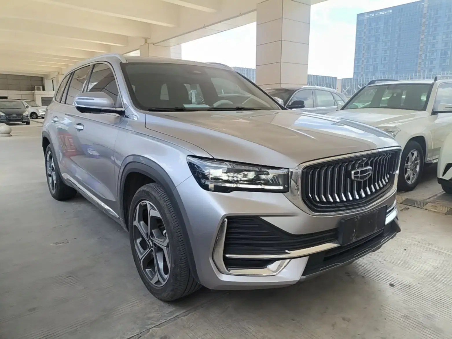 Geely Auto Monjaro L 2021 2.0TD DCT EVO Two-Wheel Drive Prestige Version — миниатюра 3