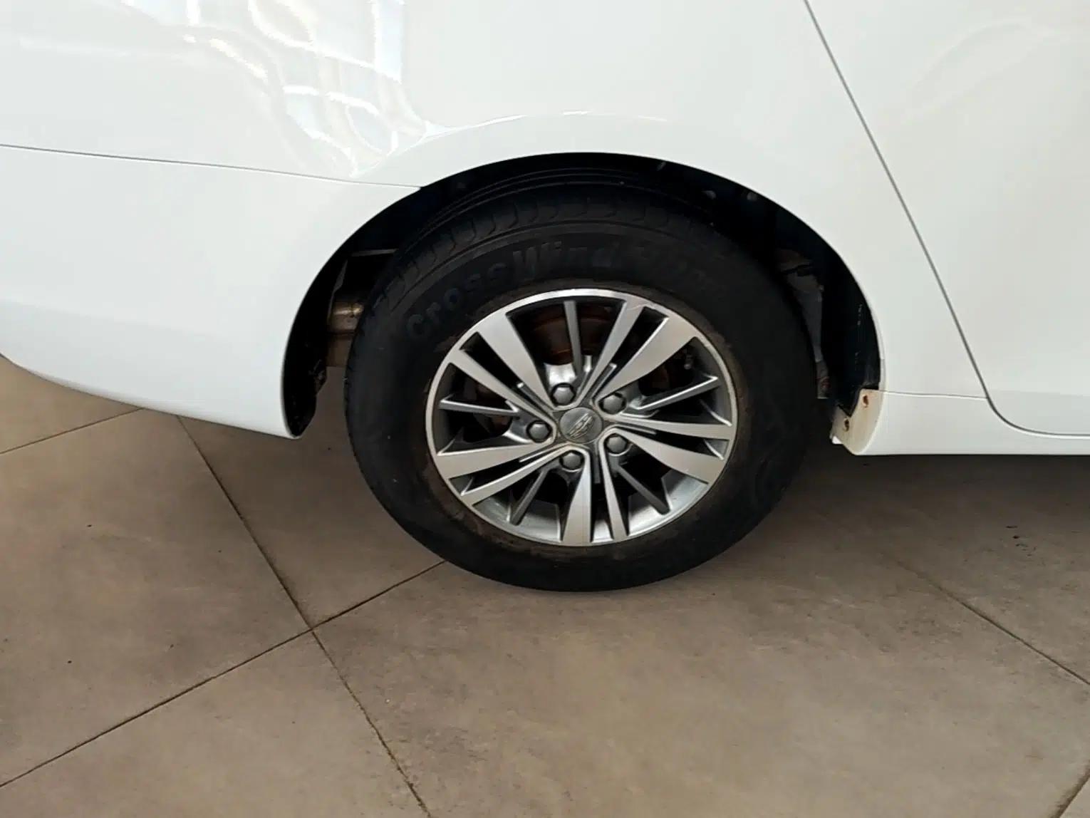 Geely Auto Emgrand 2018 1.5L Manual Luxury Model — миниатюра 11