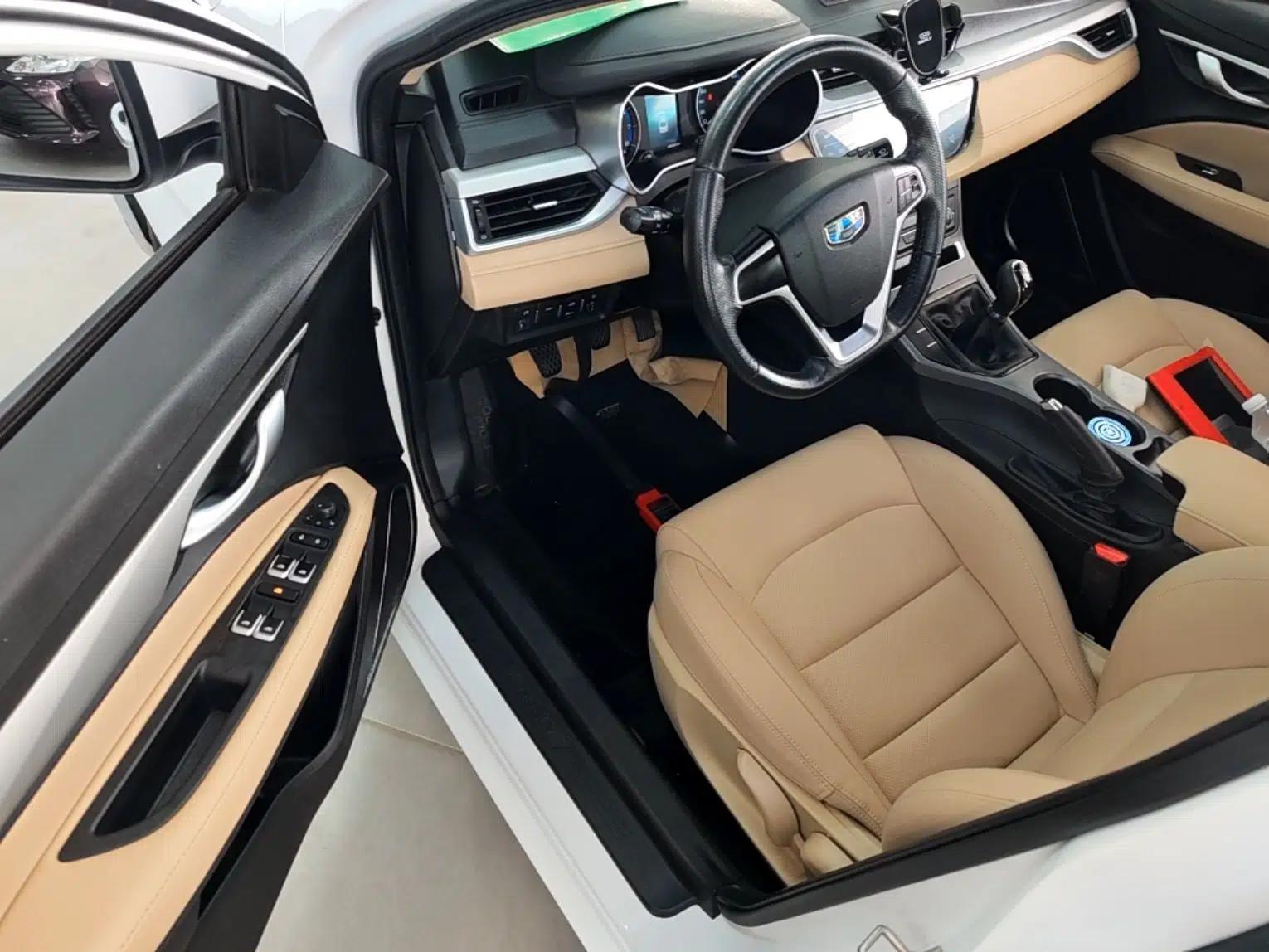 Geely Auto Emgrand 2018 1.5L Manual Luxury Model — миниатюра 18