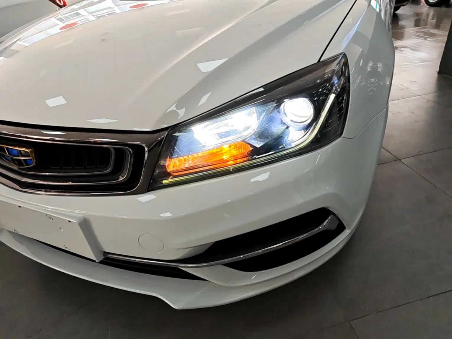 Geely Auto Emgrand 2018 1.5L Manual Luxury Model — миниатюра 8