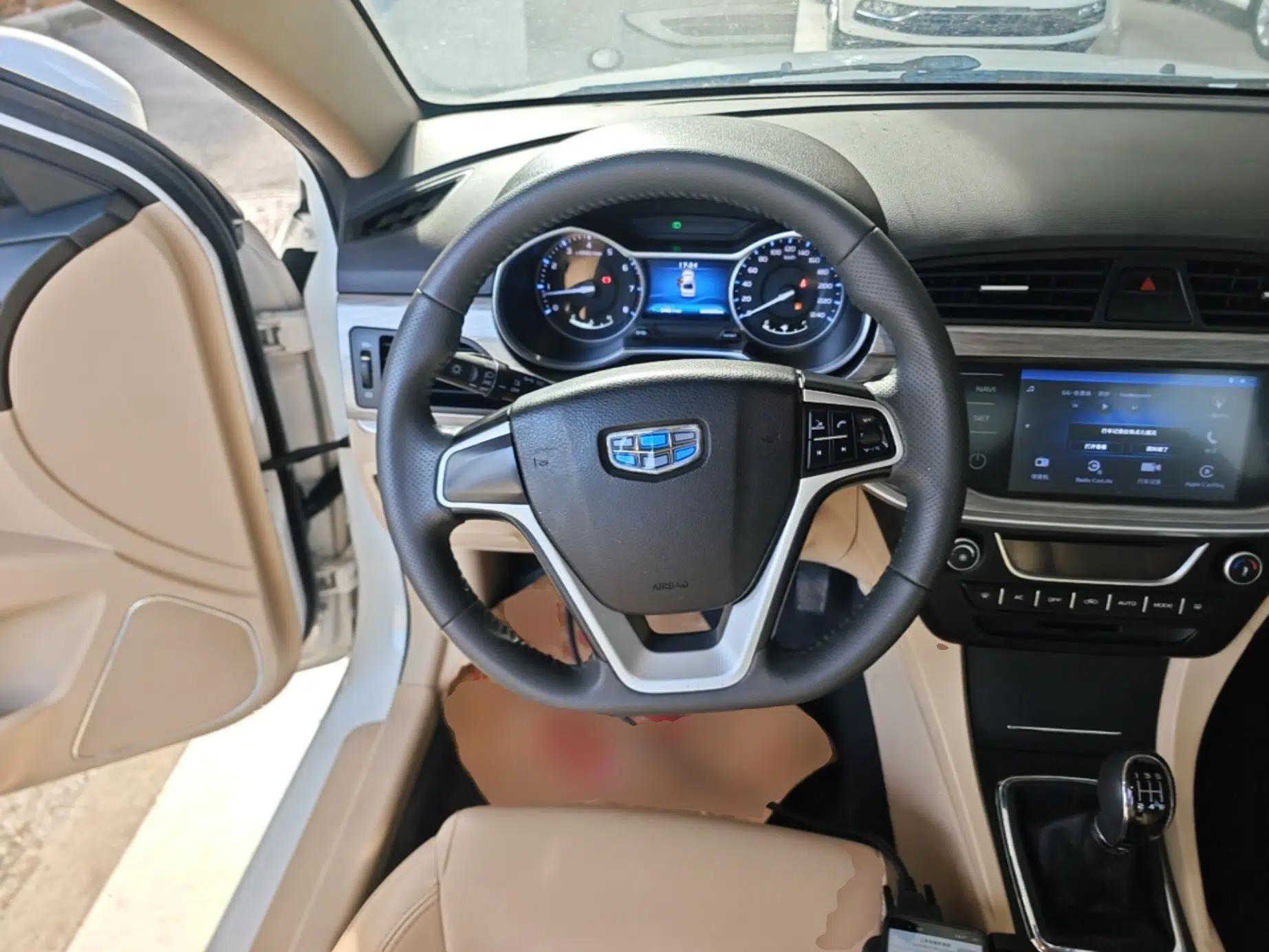 Geely Auto Emgrand 2017 Sedan Million Edition 1.5L Manual Luxury Model — миниатюра 13