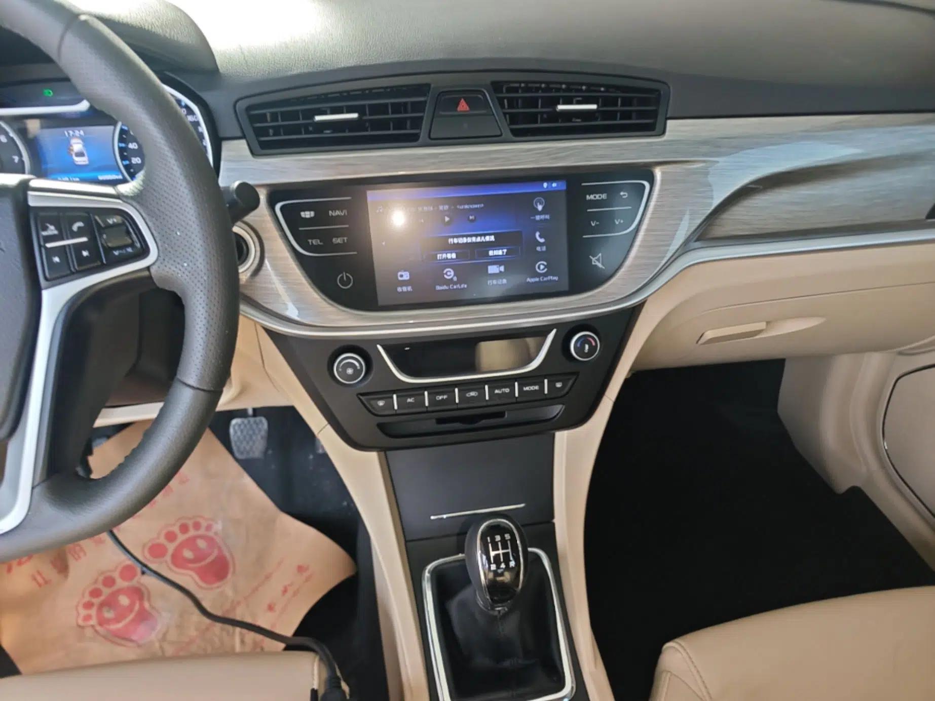 Geely Auto Emgrand 2017 Sedan Million Edition 1.5L Manual Luxury Model — миниатюра 15