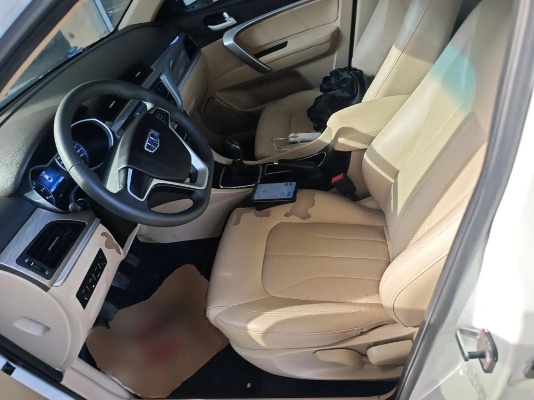 Geely Auto Emgrand 2017 Sedan Million Edition 1.5L Manual Luxury Model — миниатюра 17