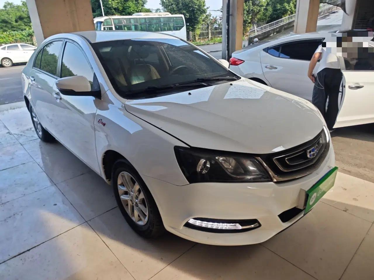 Geely Auto Emgrand 2017 Sedan Million Edition 1.5L Manual Luxury Model — миниатюра 3