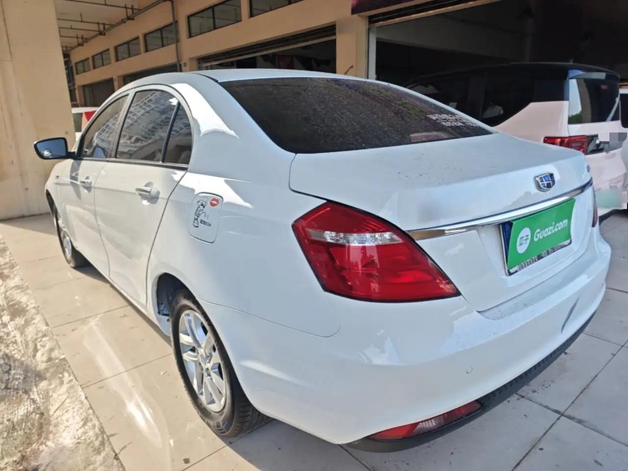 Geely Auto Emgrand 2017 Sedan Million Edition 1.5L Manual Luxury Model — миниатюра 4