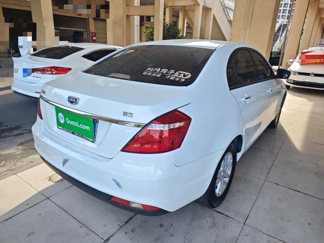 Geely Auto Emgrand 2017 Sedan Million Edition 1.5L Manual Luxury Model — миниатюра 6