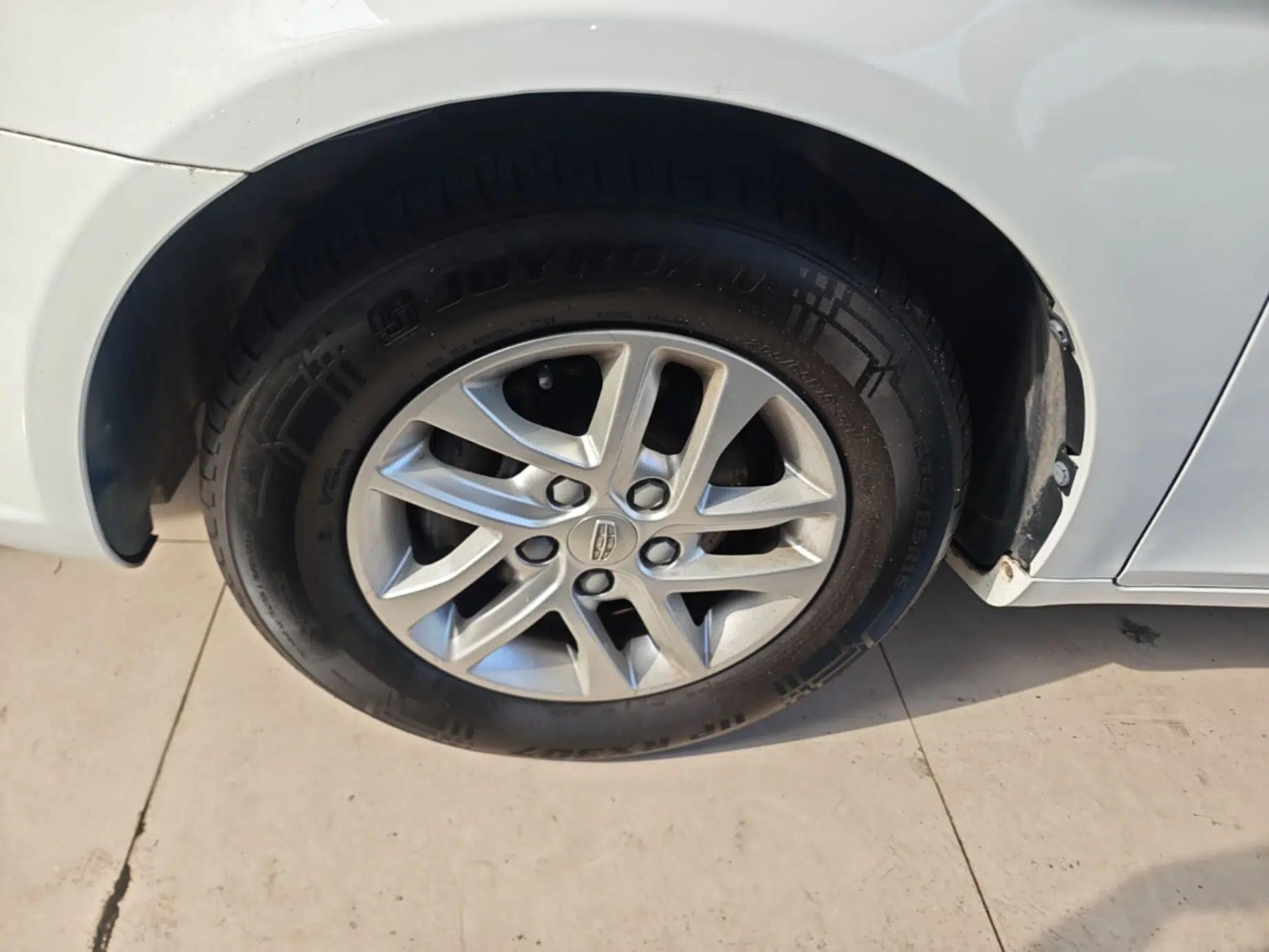 Geely Auto Emgrand 2017 Sedan Million Edition 1.5L Manual Luxury Model — миниатюра 10