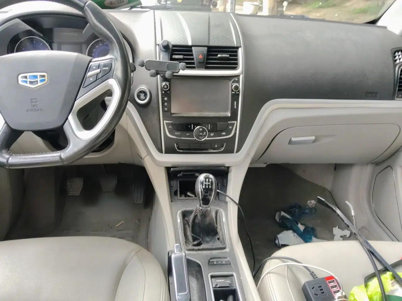 Geely Auto Emgrand 2014 Sedan 1.5L Manual Elite Model — миниатюра 13
