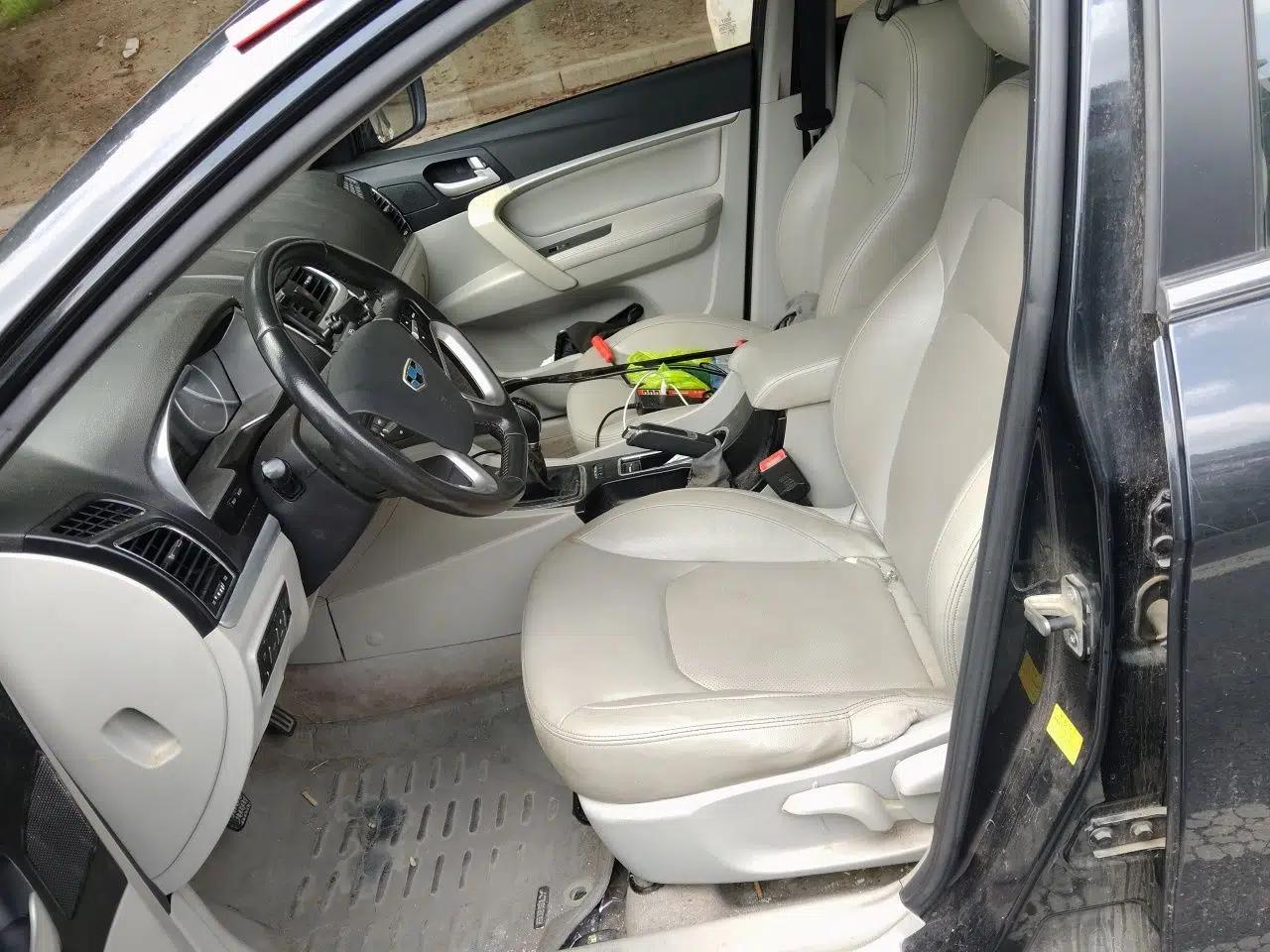 Geely Auto Emgrand 2014 Sedan 1.5L Manual Elite Model — миниатюра 15