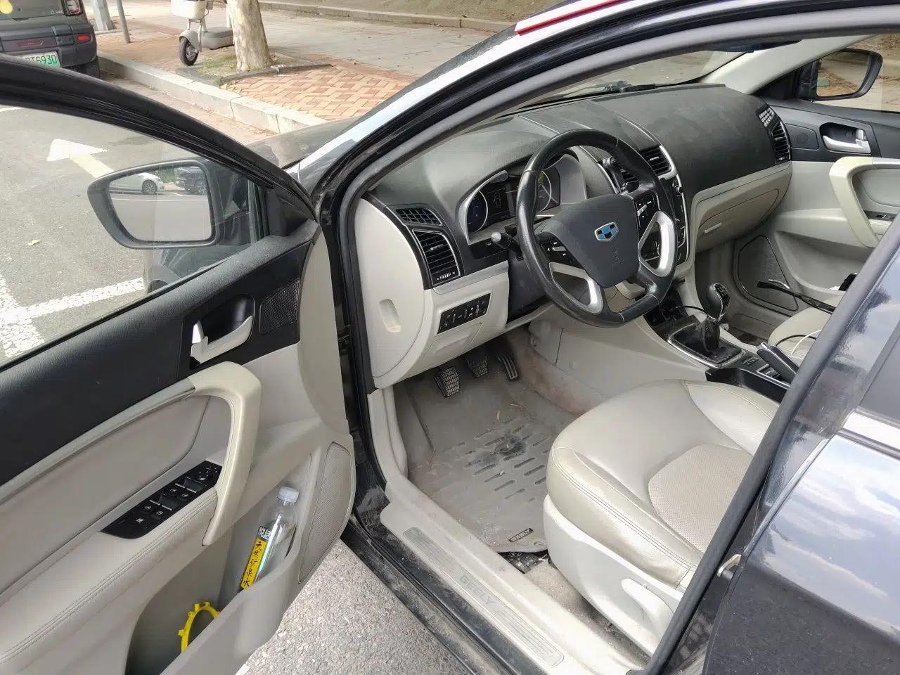 Geely Auto Emgrand 2014 Sedan 1.5L Manual Elite Model — миниатюра 16