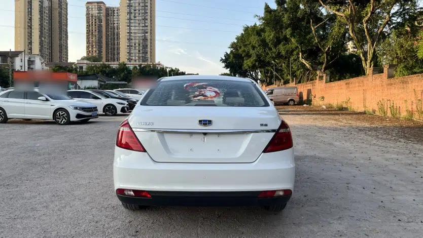 Geely Auto Emgrand 2017 Sedan Million Edition 1.5L Manual Luxury Model — миниатюра 5