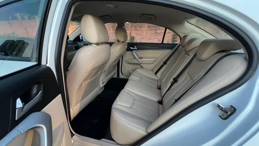 Geely Auto Emgrand 2017 Sedan Million Edition 1.5L Manual Luxury Model — миниатюра 10