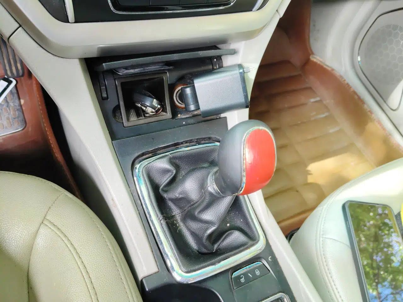 Geely Auto Emgrand 2014 Sedan 1.5L Manual Elite Model — миниатюра 14