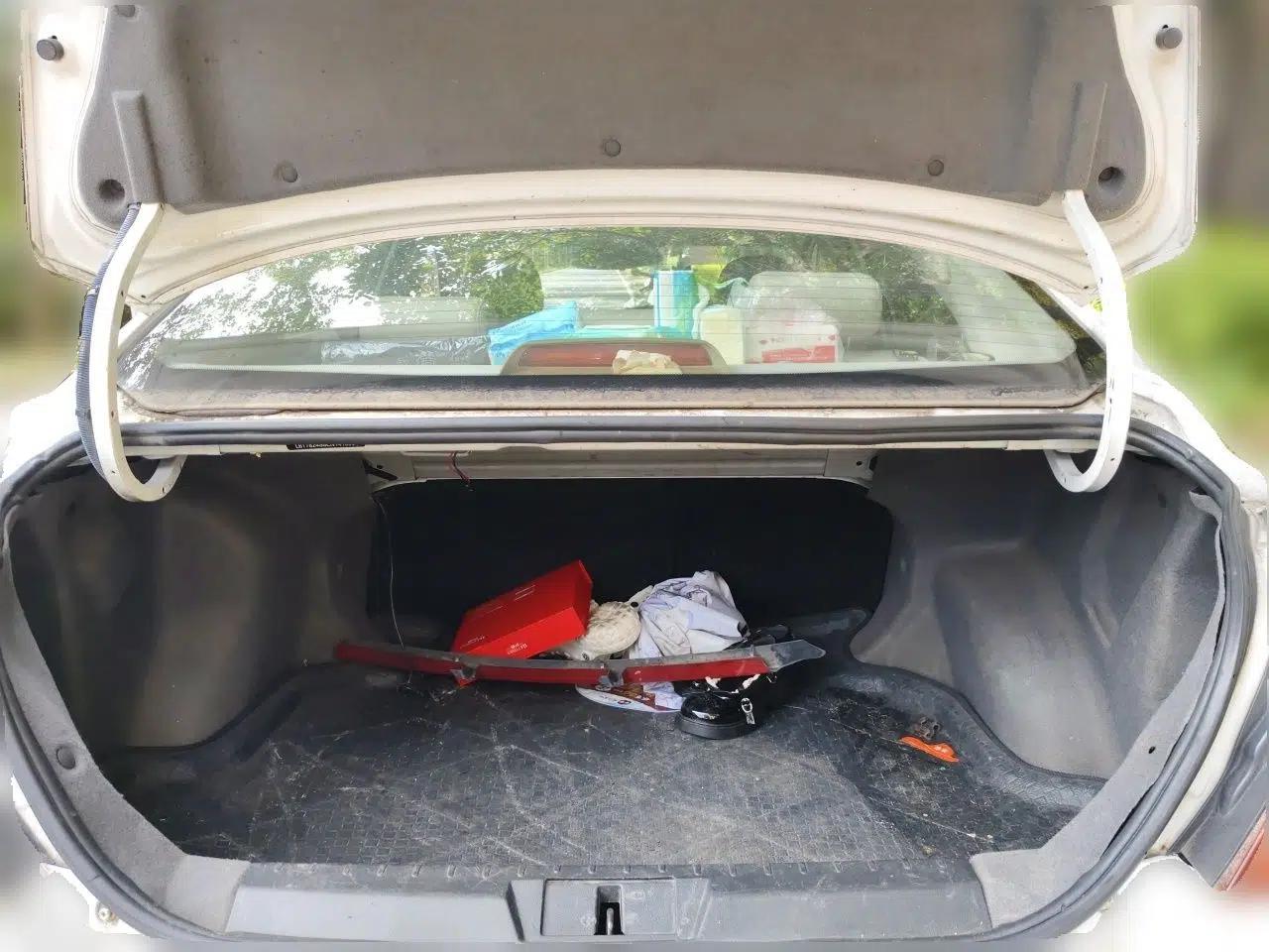 Geely Auto Emgrand 2014 Sedan 1.5L Manual Elite Model — миниатюра 19