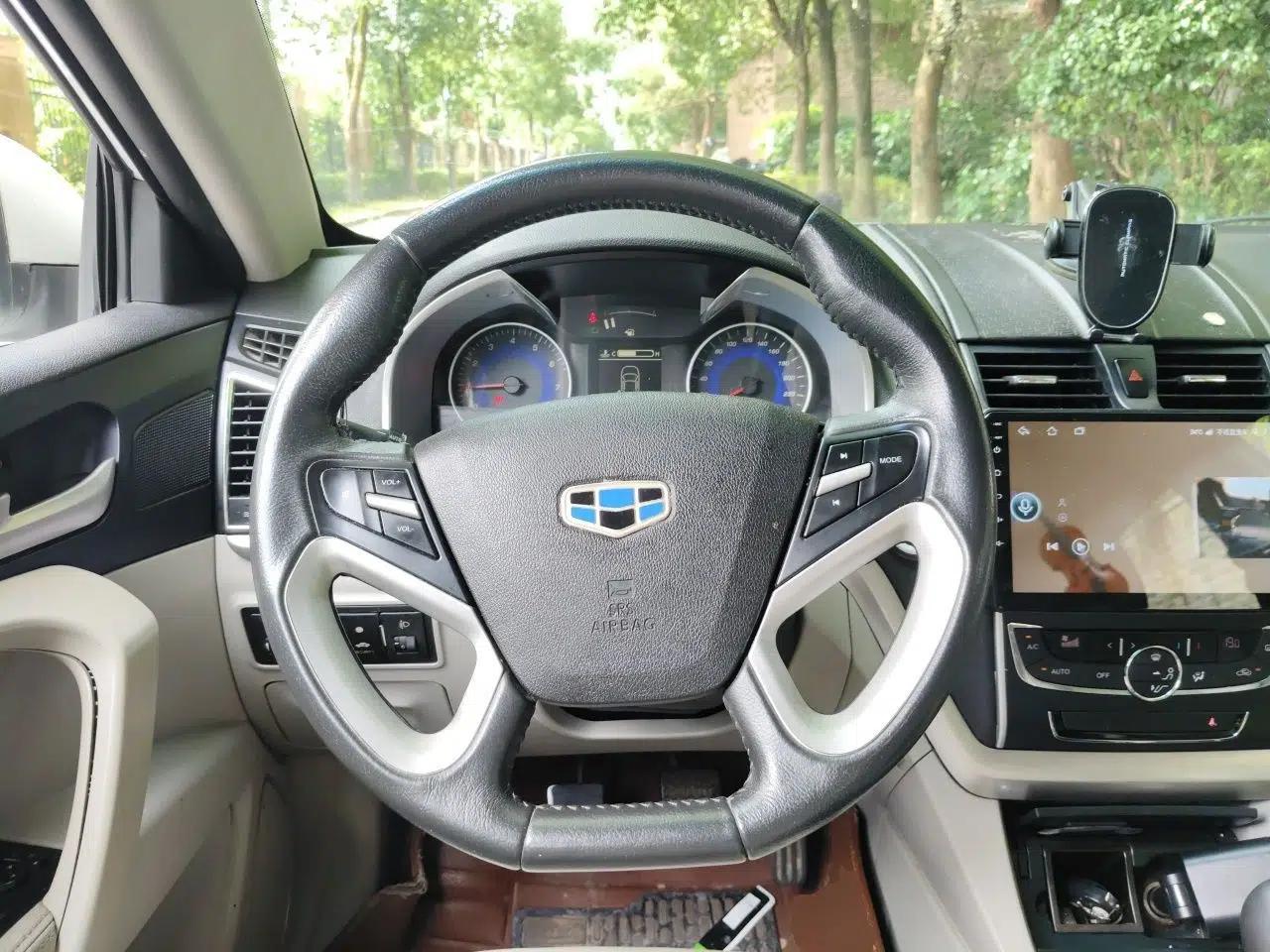 Geely Auto Emgrand 2014 Sedan 1.5L Manual Elite Model — миниатюра 10