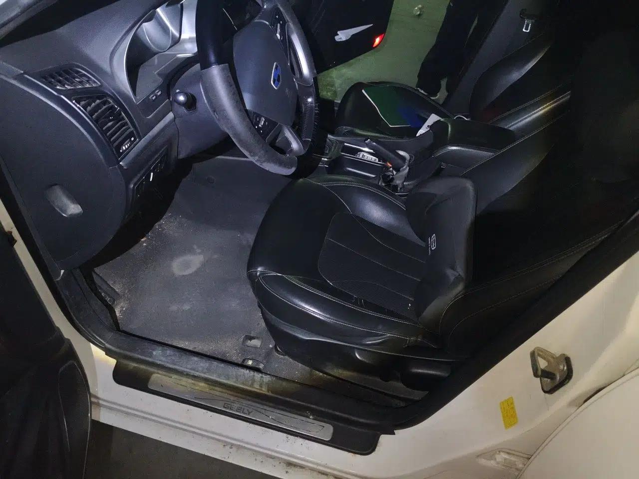 Geely Auto Emgrand 2016 Sedan 1.5L CVT Upward Version — миниатюра 15
