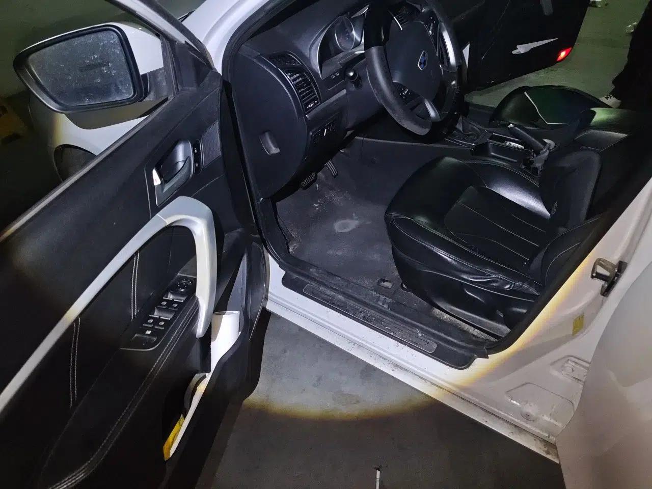 Geely Auto Emgrand 2016 Sedan 1.5L CVT Upward Version — миниатюра 16