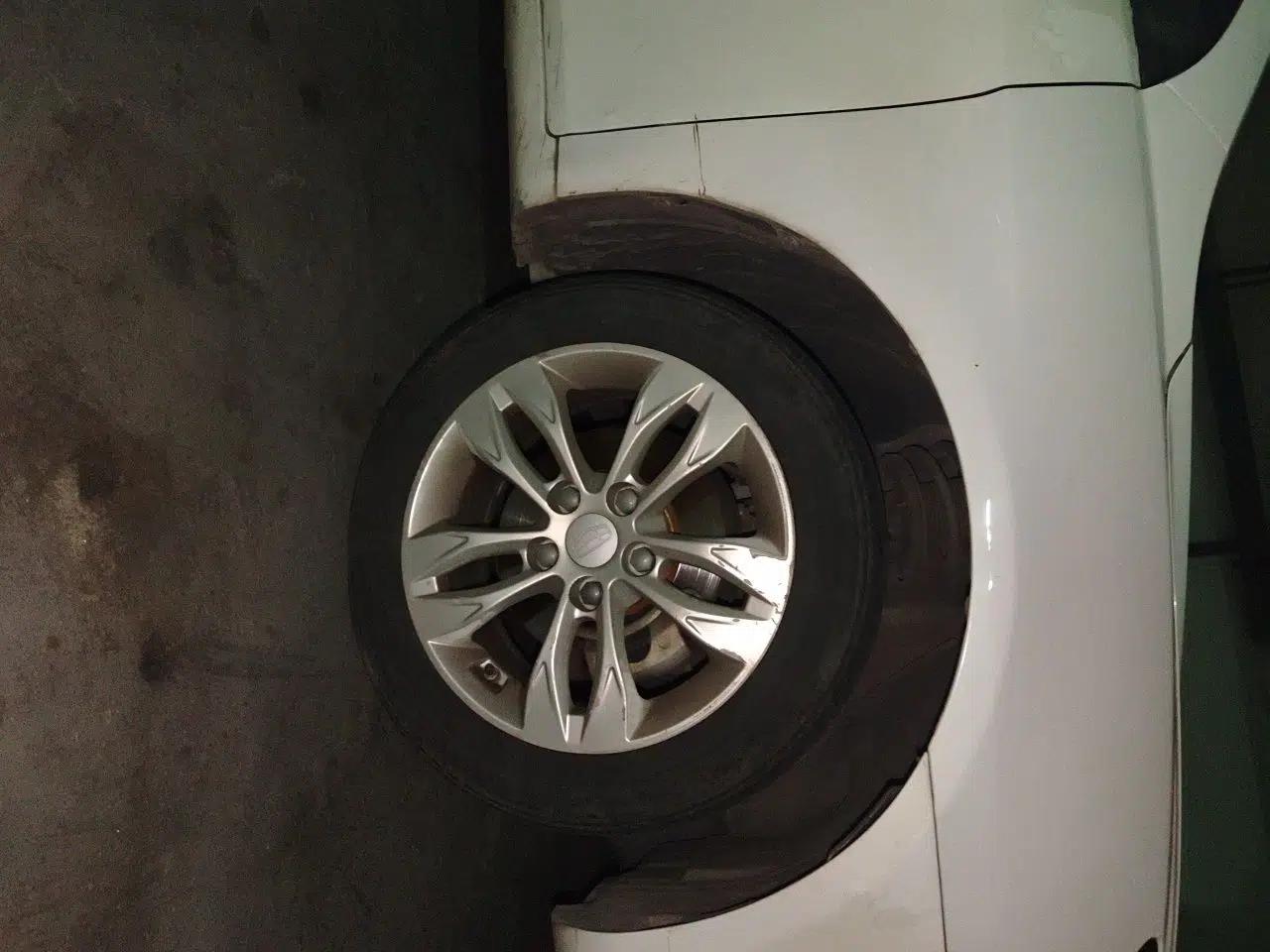 Geely Auto Emgrand 2016 Sedan 1.5L CVT Upward Version — миниатюра 8
