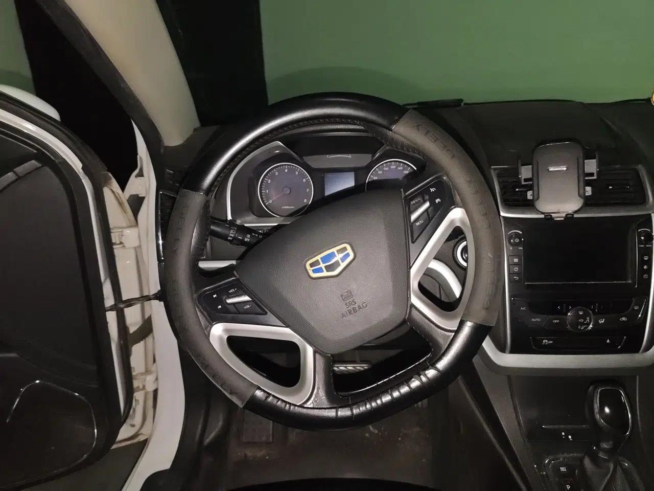 Geely Auto Emgrand 2016 Sedan 1.5L CVT Upward Version — миниатюра 10
