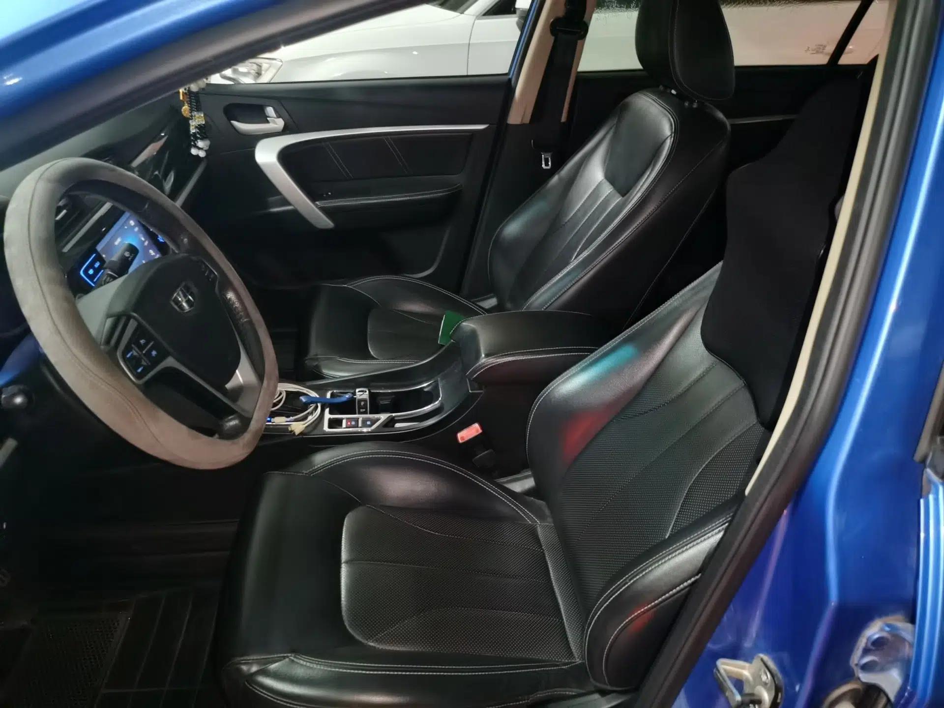 Geely Auto Emgrand 2017 Sedan Million Edition 1.5L CVT Upward Version — миниатюра 15