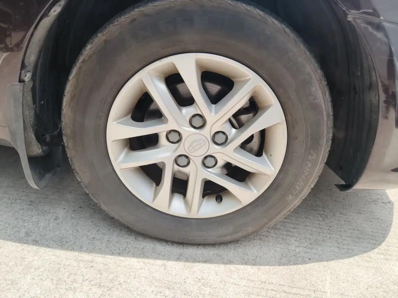 Geely Auto Emgrand 2016 Sedan 1.5L Manual Luxury Model — миниатюра 8