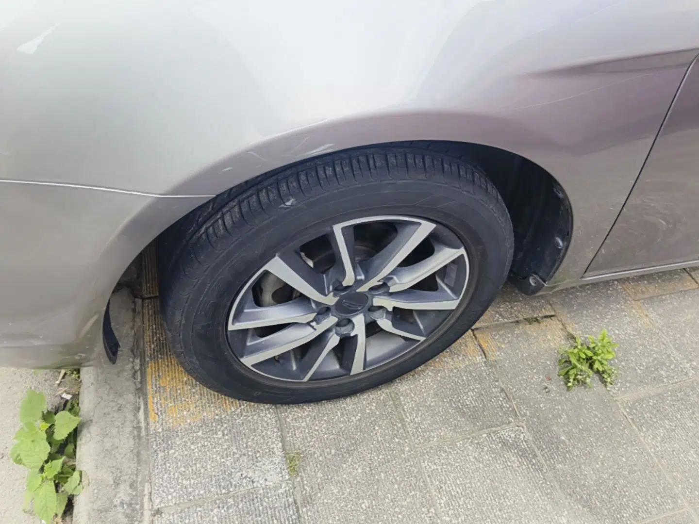 Geely Auto Emgrand 2020 1.5L CVT Upward Version — миниатюра 10