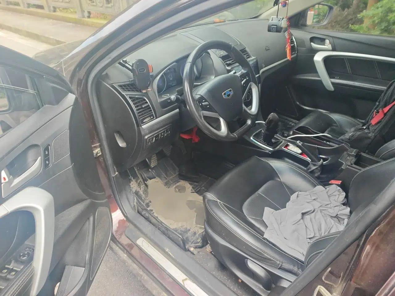 Geely Auto Emgrand 2016 Sedan 1.5L Manual Upward Edition — миниатюра 16