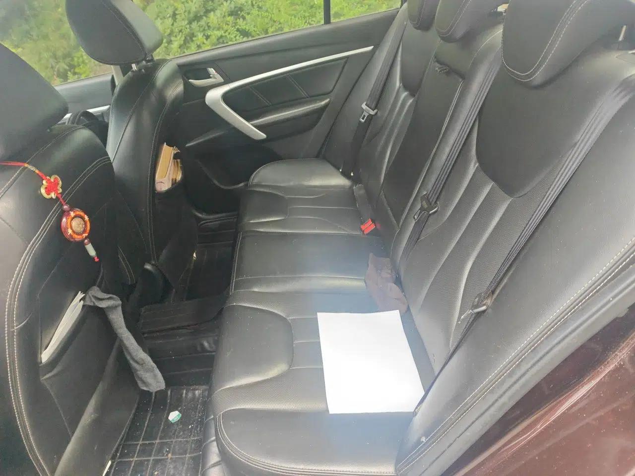 Geely Auto Emgrand 2016 Sedan 1.5L Manual Upward Edition — миниатюра 17