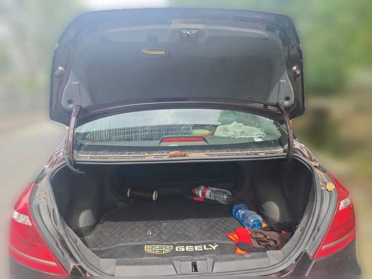 Geely Auto Emgrand 2016 Sedan 1.5L Manual Upward Edition — миниатюра 19