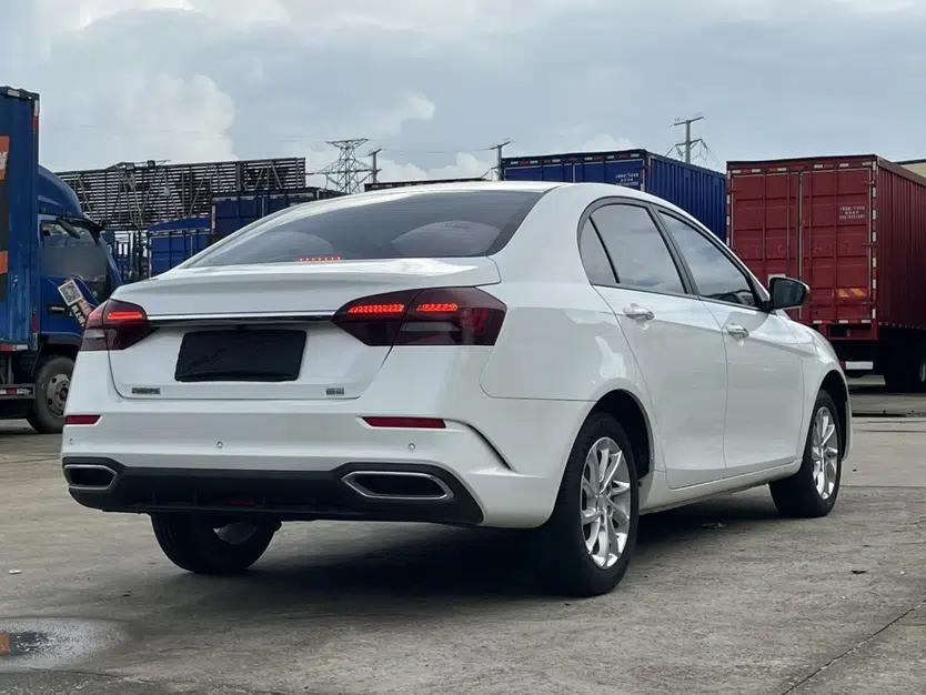 Geely Auto Emgrand 2020 1.5L Manual Luxury Model — миниатюра 15