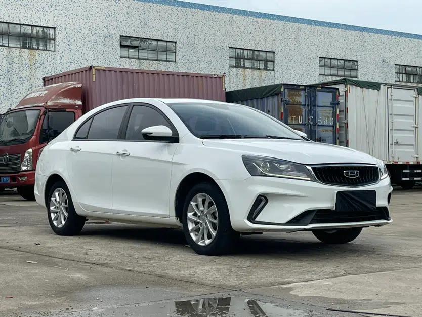 Geely Auto Emgrand 2020 1.5L Manual Luxury Model — миниатюра 17