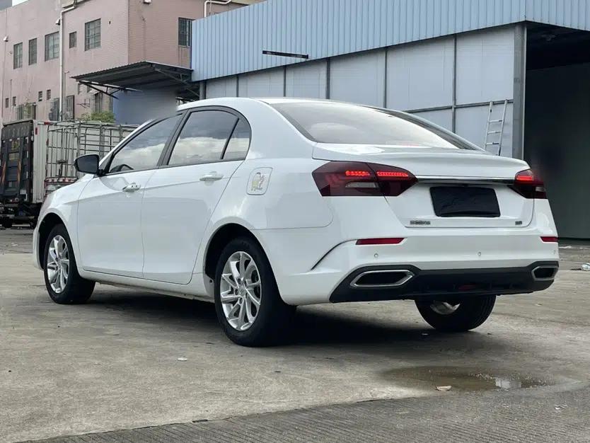 Geely Auto Emgrand 2020 1.5L Manual Luxury Model — миниатюра 19