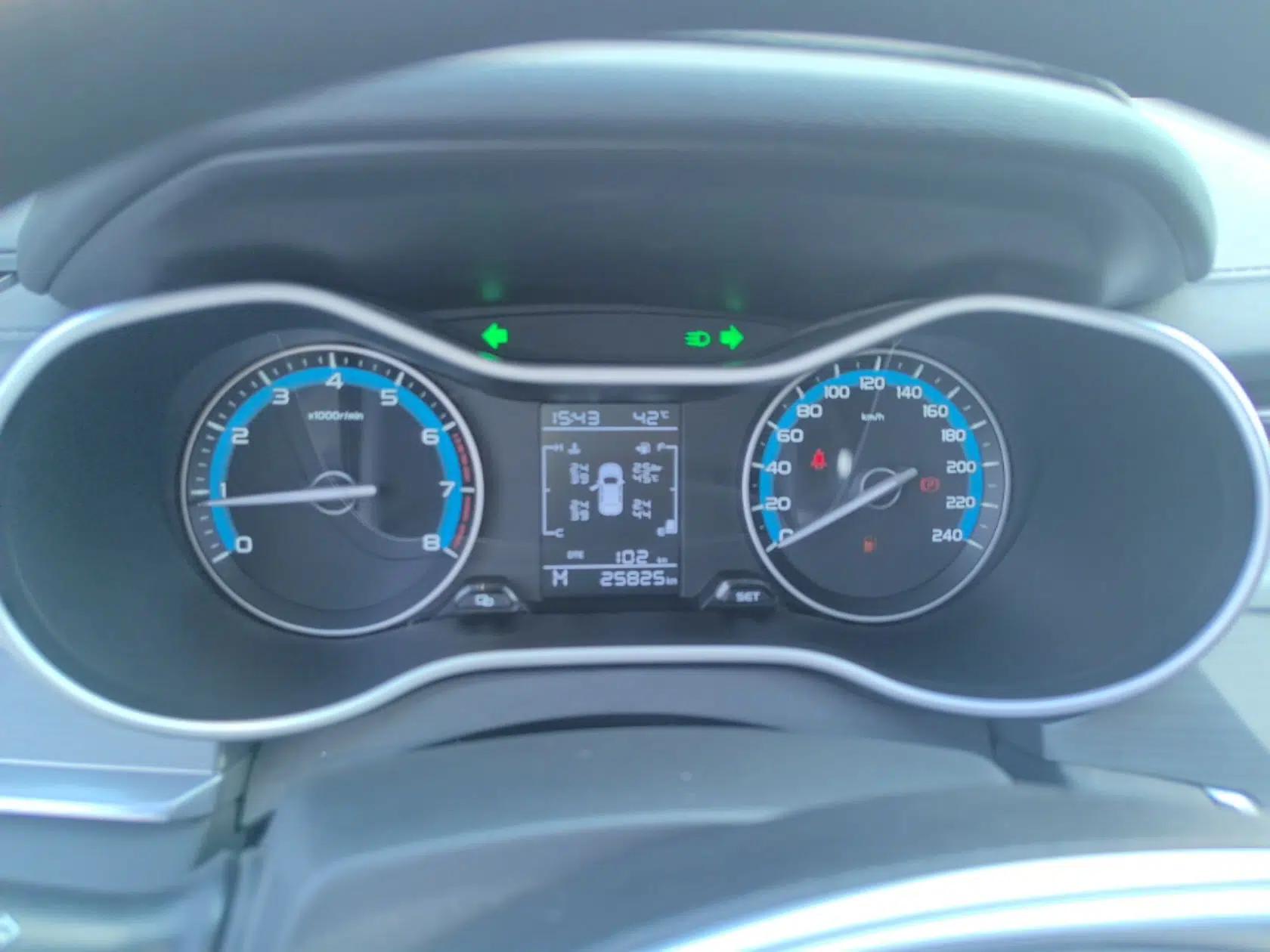 Geely Auto Emgrand 2020 1.5L Manual Luxury Model — миниатюра 23