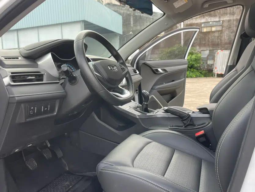 Geely Auto Emgrand 2020 1.5L Manual Luxury Model — миниатюра 27