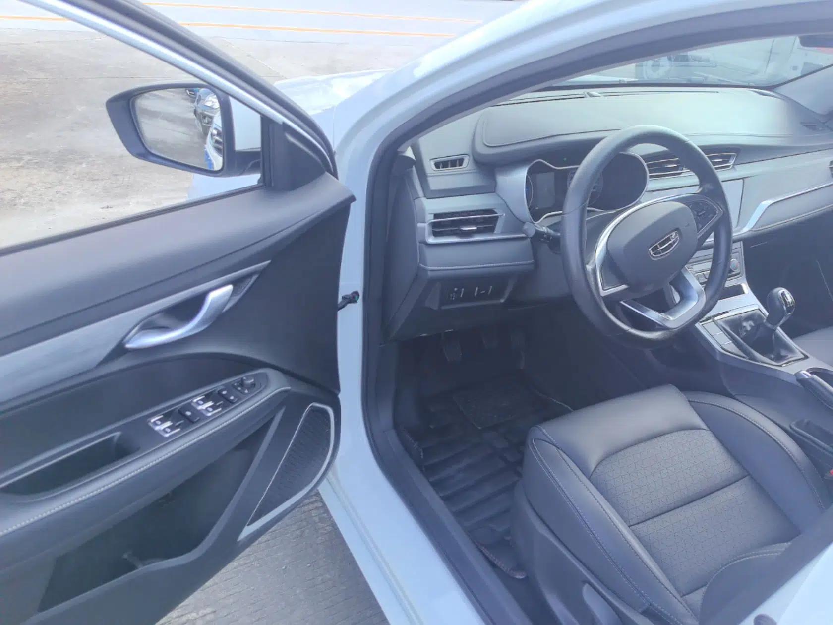 Geely Auto Emgrand 2020 1.5L Manual Luxury Model — миниатюра 28
