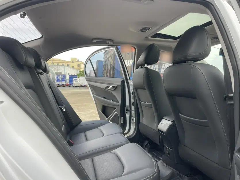 Geely Auto Emgrand 2020 1.5L Manual Luxury Model — миниатюра 35