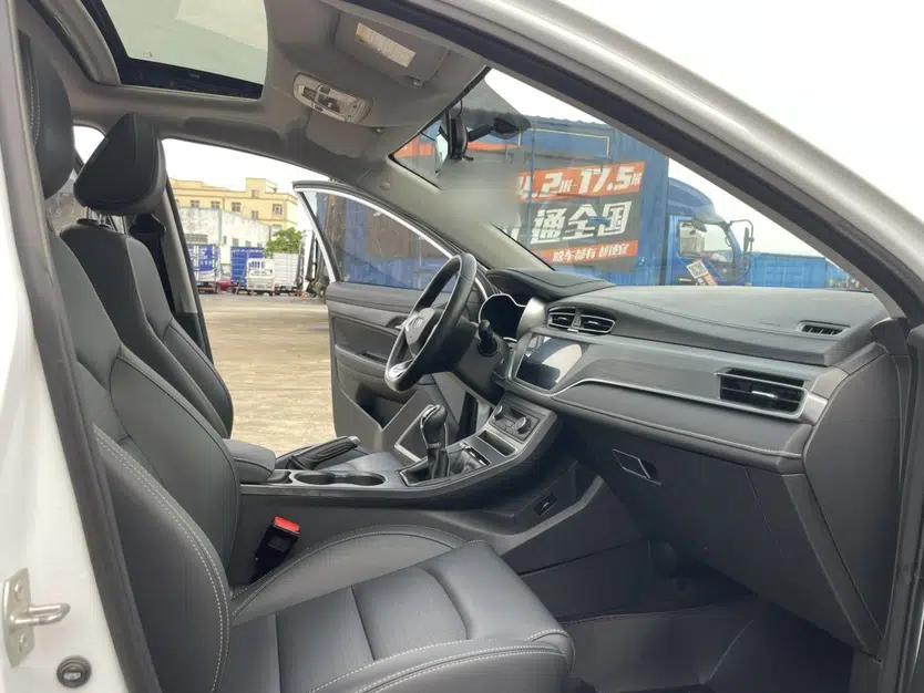 Geely Auto Emgrand 2020 1.5L Manual Luxury Model — миниатюра 37